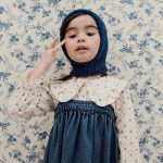 Gorro pompom azul - Imagen 4