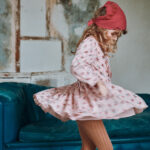 Vestido cuello crochet flores rojas - Imagen 3