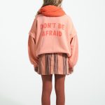 Sudadera rosa volantes - Imagen 5